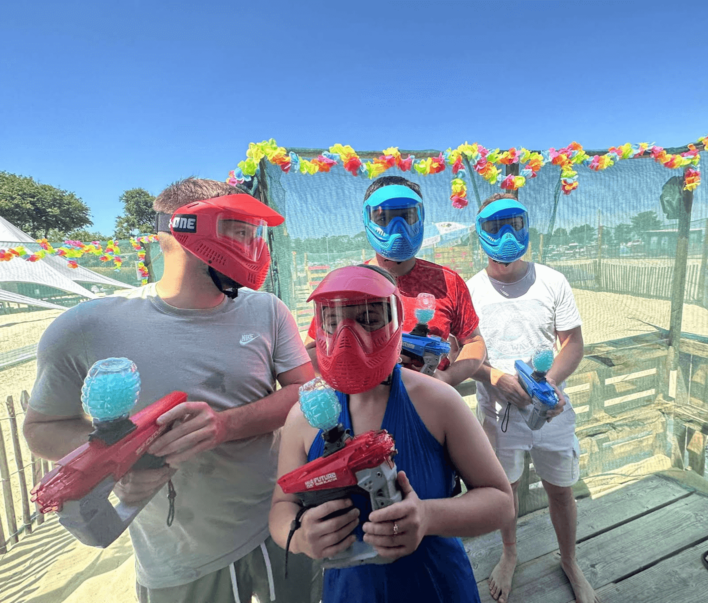 Famille jouant au GellyBall